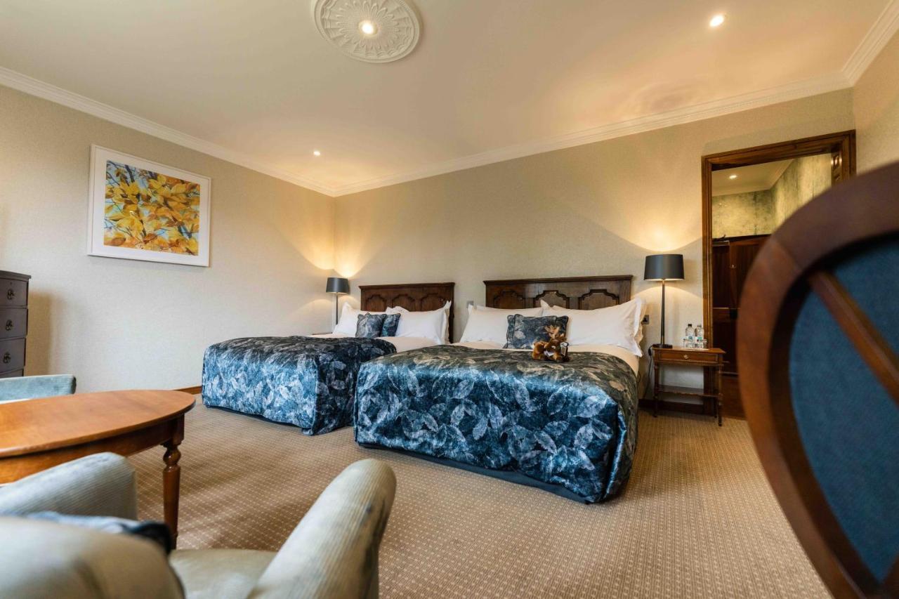 Pennyhill Park Hotel And Spa Bagshot Esterno foto