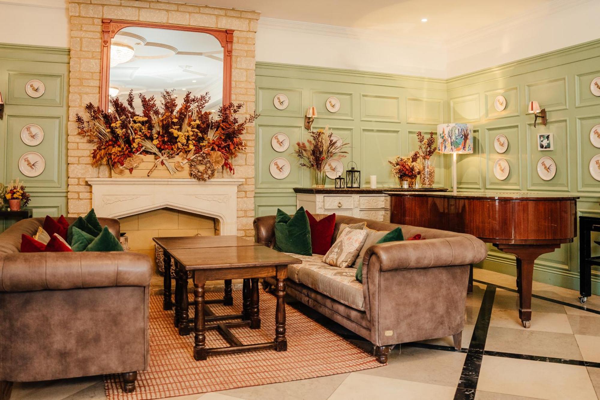 Pennyhill Park Hotel And Spa Bagshot Esterno foto