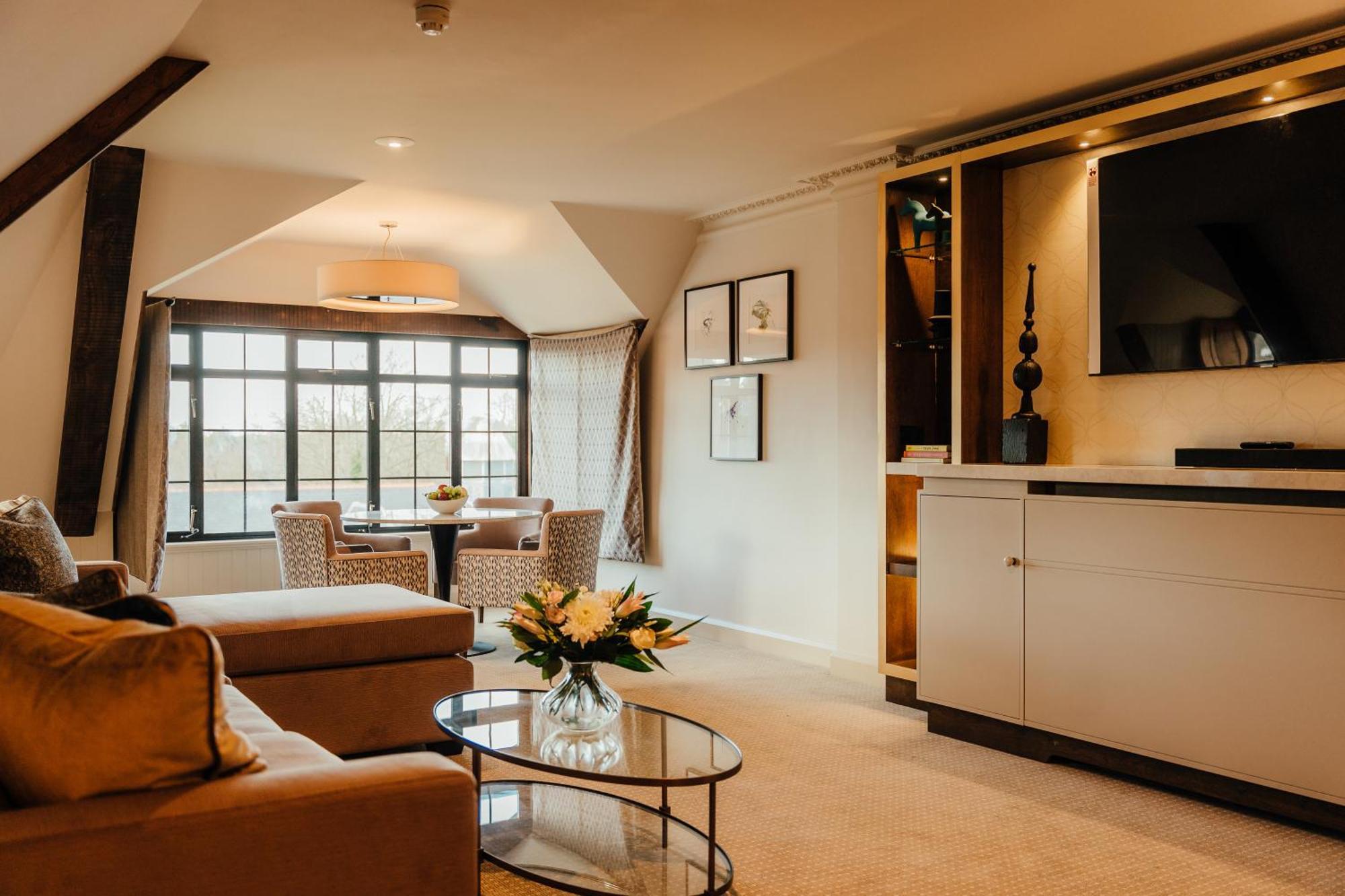 Pennyhill Park Hotel And Spa Bagshot Esterno foto