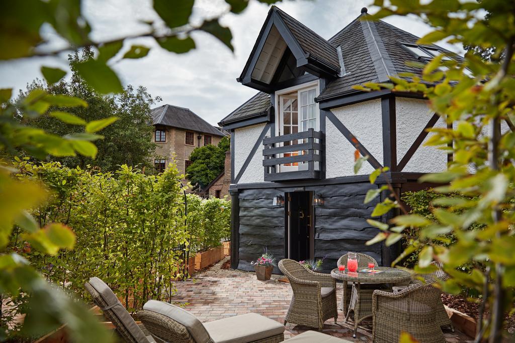Pennyhill Park Hotel And Spa Bagshot Esterno foto