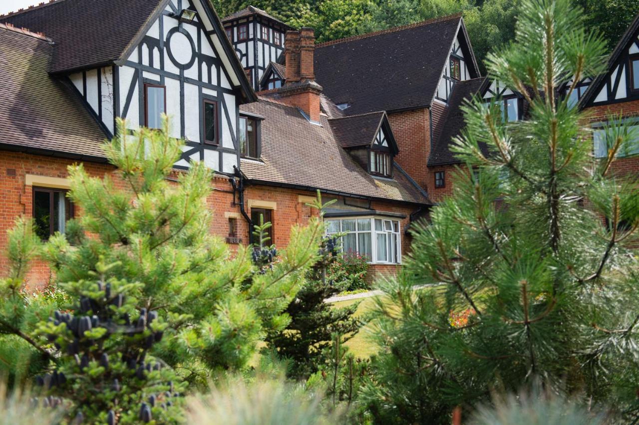 Pennyhill Park Hotel And Spa Bagshot Esterno foto