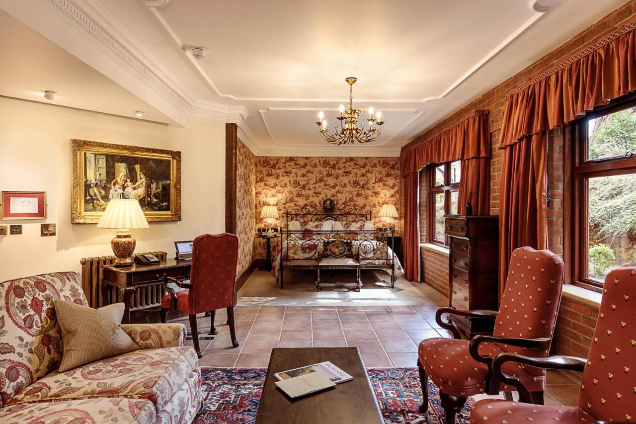 Pennyhill Park Hotel And Spa Bagshot Esterno foto